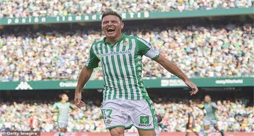 بين الماضي والحاضر.. قائد بيتيس في مواجهة فريقه السابق فالنسيا بنهائي كأس إسبانيا